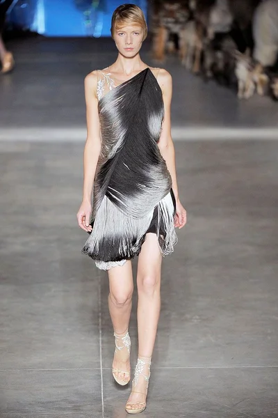Look 15